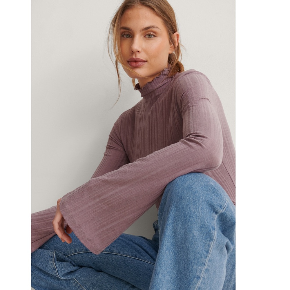 Mauve Purple Na-Kd High Neck Ribbed Trumpet Sleeve Top